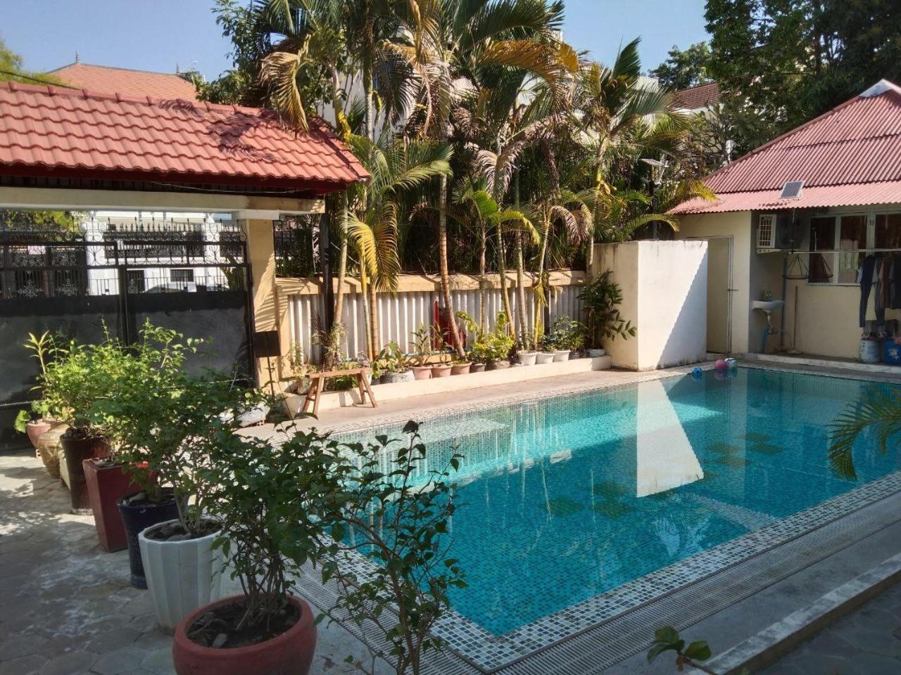 Room 12 - Studio In A Villa 5Mn Walk From The Royal Palace With Swimming Pool Phnom Penh Exteriör bild